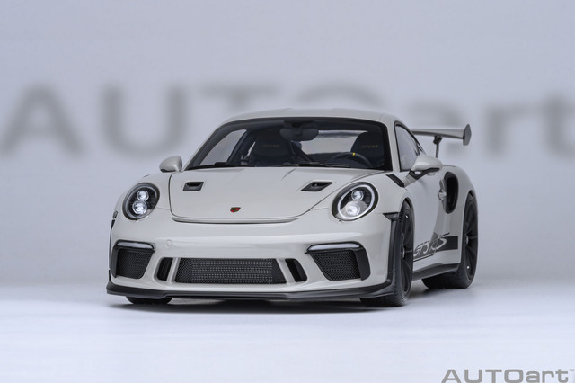 AUTOart (オートアート) コンポジットダイキャストモデル 1/18 (ダイ