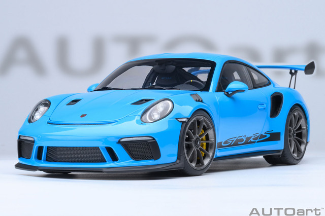AUTOart (オートアート) コンポジットダイキャストモデル 1/18 (ダイ