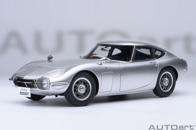 ケ*読様 1/18 AUTOart オートアートTOYOTA 2000GT 大型 AUTOart 1/18 トヨタ 2000GT 1967 （ゴールド） 79549 | AUT