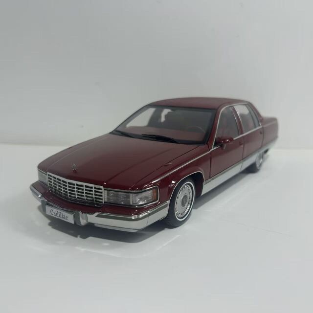 XiaoGuang MODEL 1/18 (ダイキャスト製) キャデラック fleetwood レッド