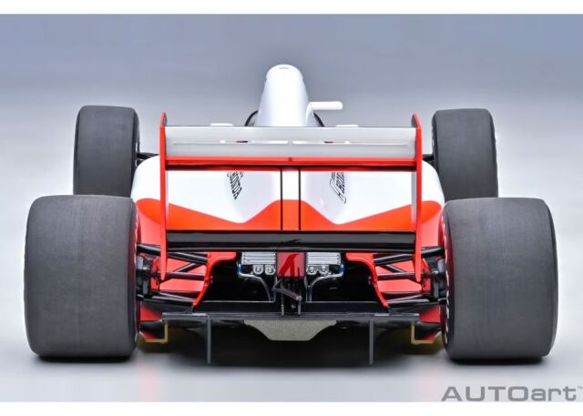 AUTOart(オートアート) コンポジットダイキャストモデル 1/18 (ダイ