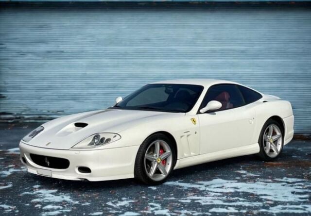 [予約]BBR MODELS 1/18 (レジン製) Ferrari 575M Maranello 2002 - made in italy Bianco Avus - Red interior ※ケース付