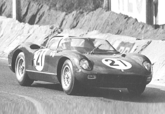 [予約]BBR MODELS 1/18 (レジン製) Ferrari 275 P-64 N° 21 24 H Le Mans 1964 -drivers Parkes ? Scarfiotti ※ケース付