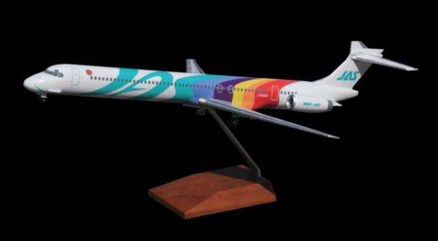 エバーライズ 1/100 (プラスチック製)  MD-90 JAS 1号機 JA8064 車輪付き