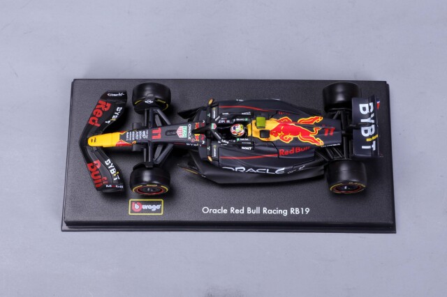 ブラーゴ-レッドブルレーシングカー,f1チャンピオン,rb19 2023