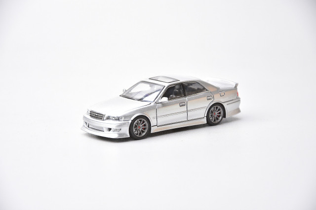[予約]MODEL 1(モデルワン) 1/64 (ダイキャスト製) トヨタ チェイサー JZX100 カスタムバージョン シルバー