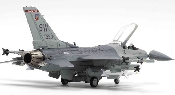 Calibre Wings(カリバ―ウイングス) 1/72 (ダイキャスト製) F-16C Block