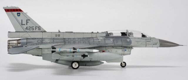 Calibre Wings(カリバ―ウイングス) 1/72 (ダイキャスト製) F-16D