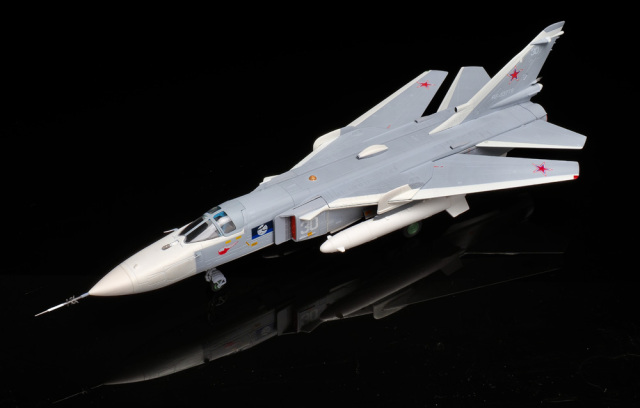 ミニカー　1/72 SU-24MR ロシア海軍 30(ホワイト) [CA722411] CA722411-02.jpg?t=20221218102323