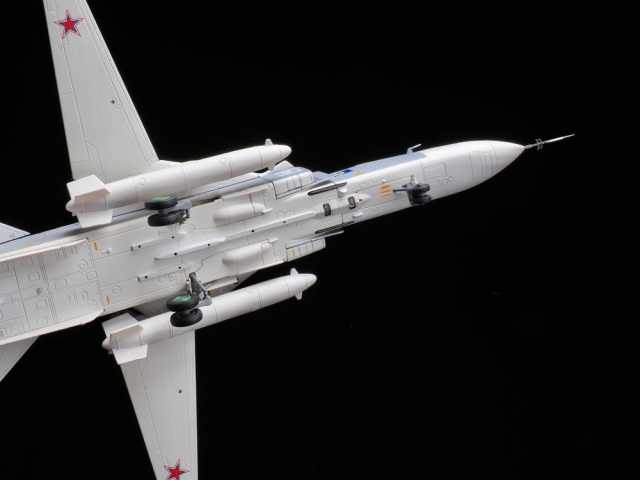 Calibre Wings(カリバ―ウイングス)1/72 (ダイキャスト製) SU-24MR