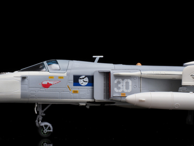 ミニカー　1/72 SU-24MR ロシア海軍 30(ホワイト) [CA722411] ヨドバシ.com - カリバーウイングス CA722411 1/72 SU-24MR