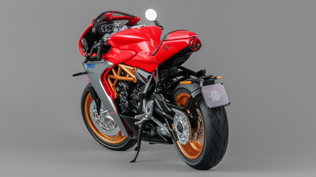 CM・MODEL(CMモデル) 1/18 MVアグスタ Superveloce 800 2022 レッド