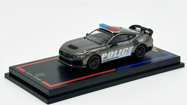 CM・MODEL(CMモデル) 1/64 (ダイキャスト製) Ford マスタング ダークホース パトカー ブラッククローム GT Show 2026 ※お1人様1個まで