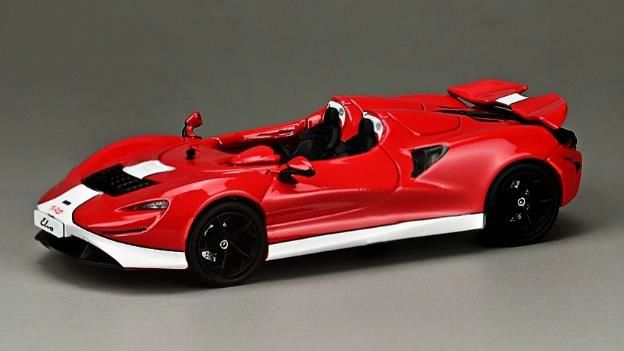 CM・MODEL(CMモデル)  1/64 McLaren Elva レッド／ホワイト