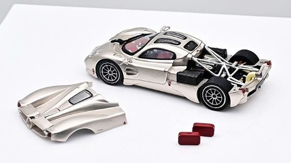 CM・MODEL(CMモデル) 1/64 Pagani ウトピア シャンパンゴールド ガリバー