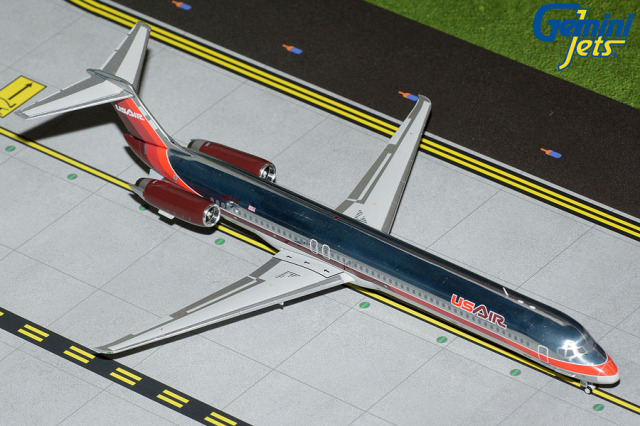 Gemini Jets 1/200 (ダイキャスト製) MD-82 USエアウェイズ "1980s triple red" N824US polished