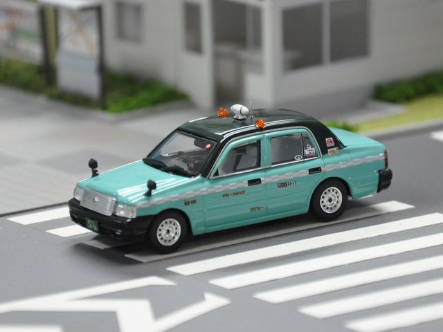 GULLIVER64 (ガリバー64) 1/64 (ダイキャスト製) グリーンキャブ クラウンコンフォート