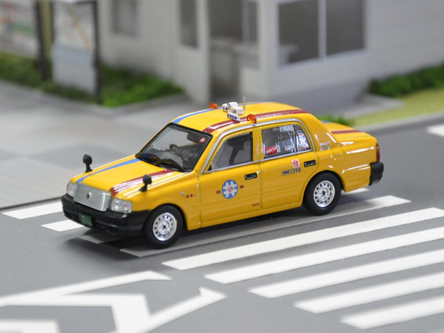 GULLIVER64 (ガリバー64) 1/64 (ダイキャスト製) 日興自動車 クラウンコンフォート