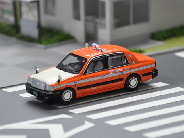 GULLIVER64 (ガリバー64) 1/64 (ダイキャスト製) チェッカーキャブ　クラウンセダン