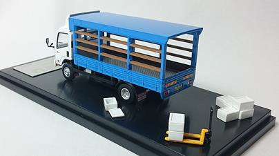 REALSOC 1/64 いすゞ NQR75 トラック マーケット トラック ジャッキ付