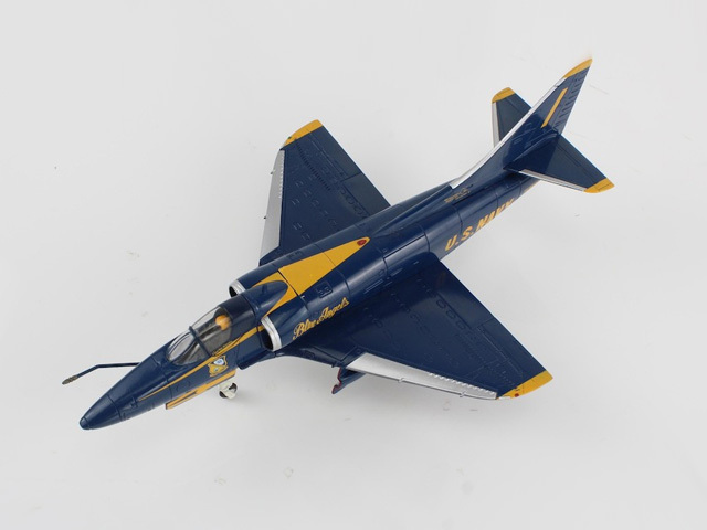 HOBBY MASTER 1/72 (ダイキャスト製) A-4F スカイホーク "ブルーエンジェルス 1番機 1979"