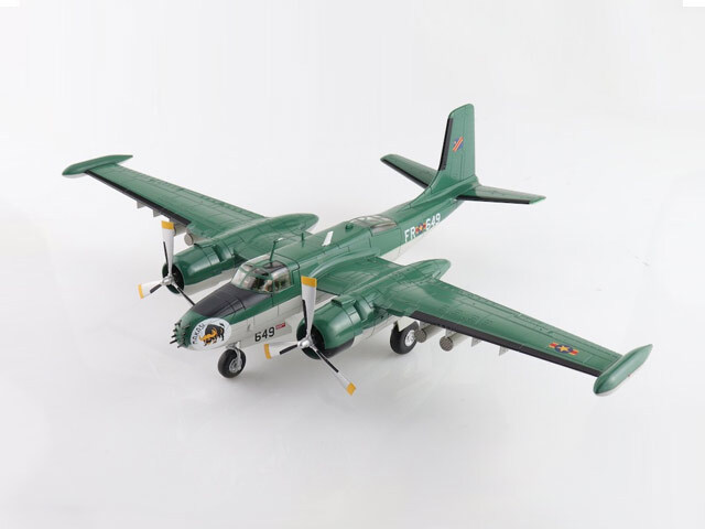 HOBBY MASTER 1/72 (ダイキャスト製) B-26K カウンター・インベーダー "コンゴ共和国空軍 1965"