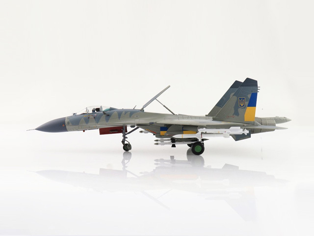 HOBBY MASTER 1/72 Su-27 フランカーB型w/AGM-88&IRIS-T 
