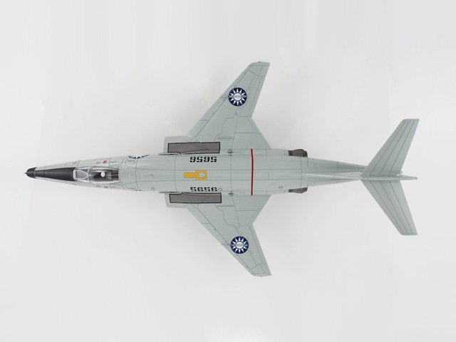 HOBBY MASTER 1/72 (ダイキャスト製) RF-101A ヴードゥー 