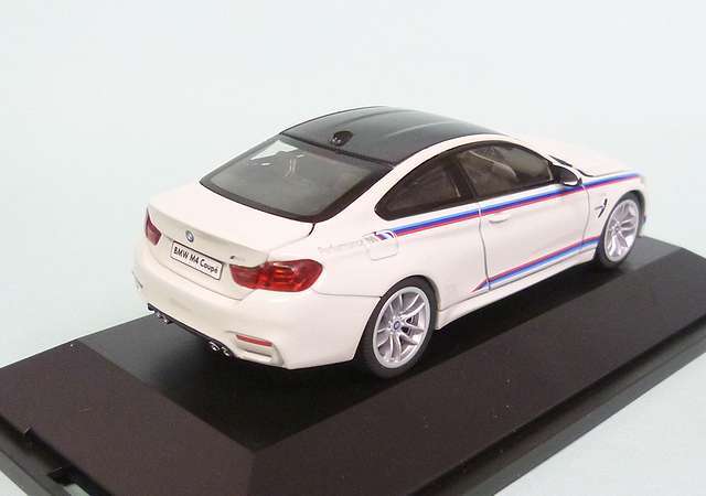 (送料込み)【1/36ダイキャストカー】BMW325i【ボンネット開閉】 送料込み)【1/36ダイキャストカー】BMW325i【ボンネット開閉