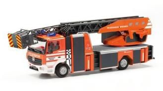 herpa Cars&Trucks 1/87 メルセデスベンツ アテゴ `13 回転式梯子消防車 "Fire brigade Bremen"