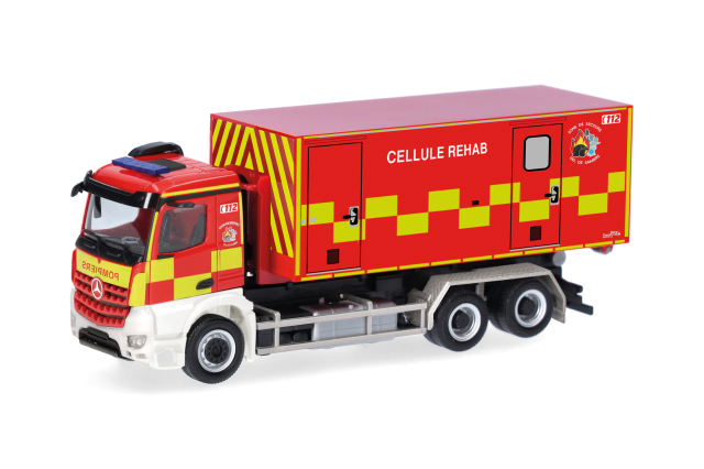 [予約]herpa Cars&Trucks 1/87 (プラスチック製) メルセデスベンツ アロックス M 交換式トラック 3軸 "消防士リハビリユニット"（ベルギー）
