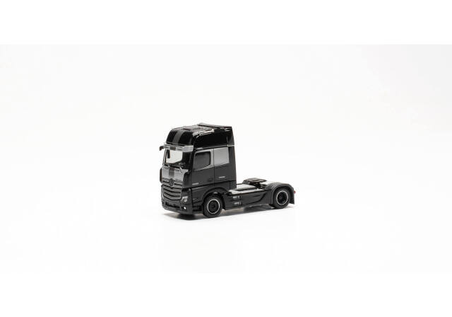 herpa Cars&Trucks 1/87 メルセデス ベンツ アクトロス ギガ スペース リジッドトラクター “Edition 3” ブラック