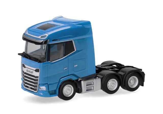 herpa Cars&Trucks 1/87 (プラスチック製) DAF XG リジットトラクター 3軸 ライトブルー