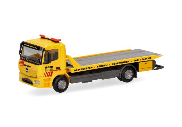 [予約]herpa Cars&Trucks 1/87 (プラスチック製) メルセデスベンツ アテゴ 13 プラットフォーム牽引車 "Jäger"