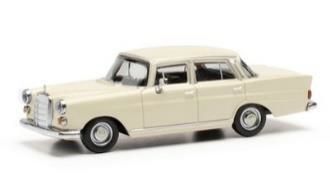 herpa Cars&Trucks 1/87 メルセデスベンツ 200 フィンテール クリーム