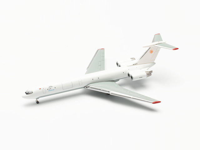 herpa wings 1/500 (ダイキャスト製) IL-62MF ラーダ・エアラインズ EW-450TR