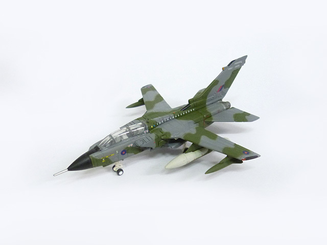herpa wings 1/200 (ダイキャスト製) パナビア トーネード GR.4 イギリス空軍 No 31sq 退役記念塗装 ZG752