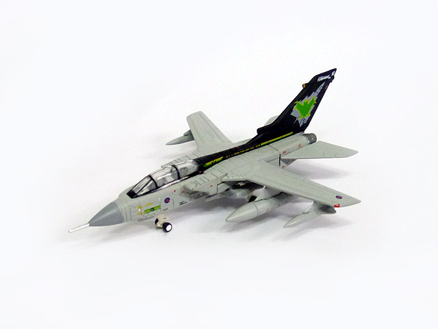 herpa wings 1/200 (ダイキャスト製) パナビア トーネード GR.4 イギリス空軍 No 9sq 退役記念塗装 ZG775