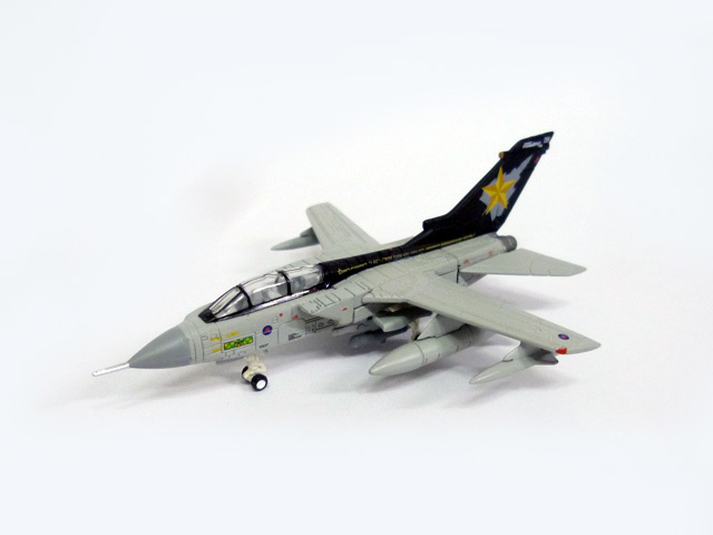herpa wings 1/200 (ダイキャスト製) パナビア トーネード GR.4 イギリス空軍 No 31sq 退役記念塗装 ZD716