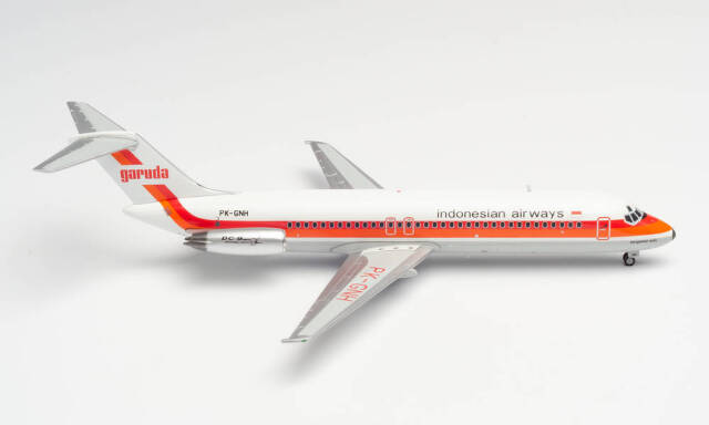 herpa wings 1/200 DC-9-30 ガルーダインドネシア航空 "Bengawan Solo" PK-GNH