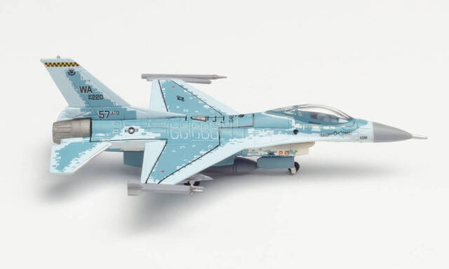 herpa wings 1/200 (ダイキャスト製) F-16C アメリカ空軍 64SQ ネリス空軍基地 "Ghost" 84-1220