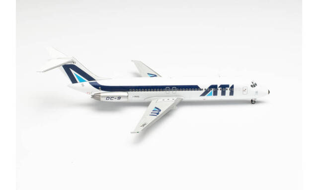herpa wings 1/200 DC-9-30 アエロ・トラスポルティ・イタリアーニ I-RIKS "Basilicata"