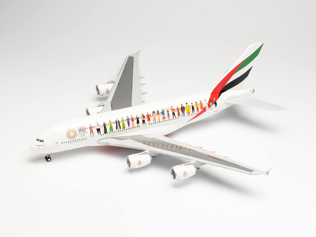 herpa wings 1/200 (プラスチック製) A380 エミレーツ “Year of