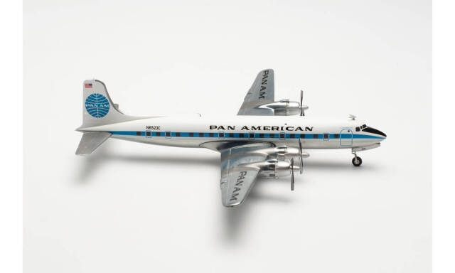 パンナム　プロペラ　襟章A009 herpa wings 1/200 DC-6B パンアメリカン航空 “Clipper Betsy