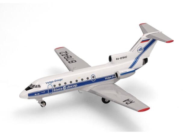 herpa wings 1/200 Yak-40 ヴォルガ・ドニエプル航空 RA-87842