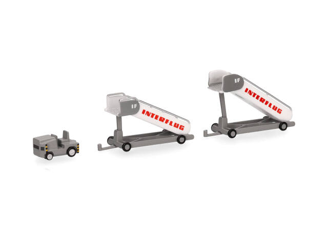herpa wings 1/200 インターフルーク航空 タラップ車 (2個) 牽引車 (1個)