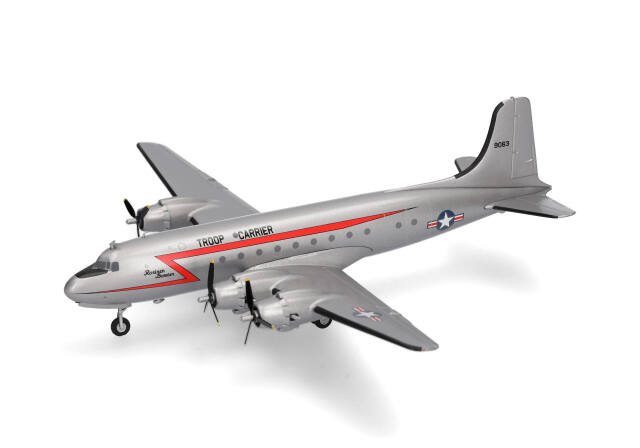 herpa wings 1/200 C-54 アメリカ空軍 “Rosinenbomber” – 44-9063