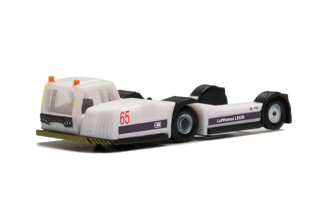 herpa wings 1/200 (プラスチック製) ルフトハンザ航空 LEOS Goldhofer AST-2 tractor