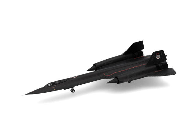 herpa wings 1/200 SR-71A アメリカ空軍 9th SRW Detachment 4, RAF Mildenhall “Farewell-Dartboard”  61-7980