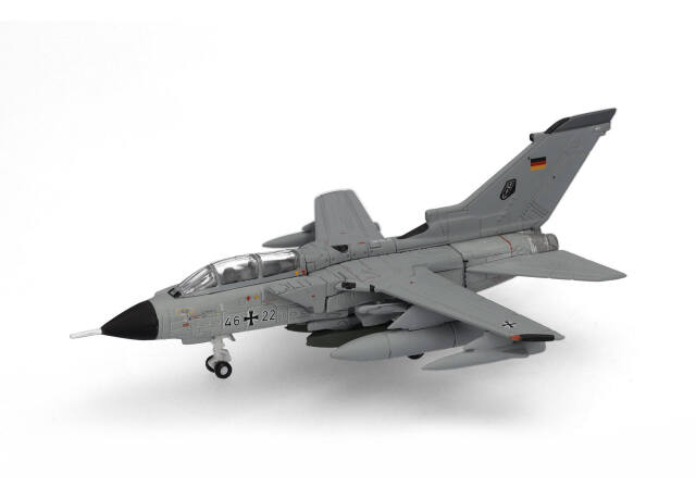 herpa wings 1/200 (ダイキャスト製) パナビア トーネード IDS ドイツ空軍航空団33 ビュッヘル 46+22